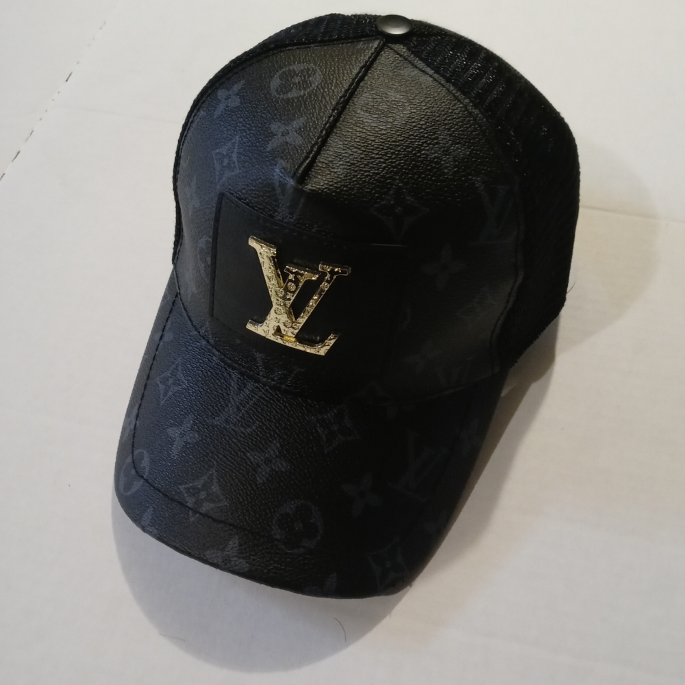 🔥Black snapback hat🔥 brand new never used